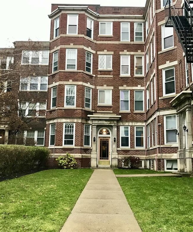 330 Harvard St, Unit #17