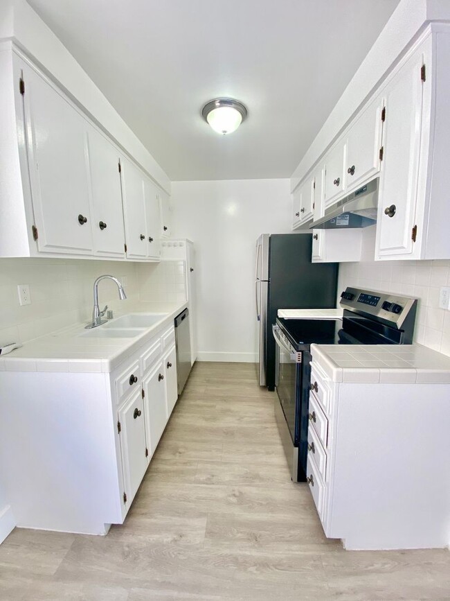 11963 Walnut Ln in Los Angeles, CA - Foto de edificio - Building Photo