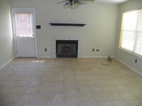 509.511 Texas Ave in Round Rock, TX - Building Photo - Building Photo