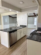 204 Phillips Rd in McGregor, TX - Building Photo - Building Photo