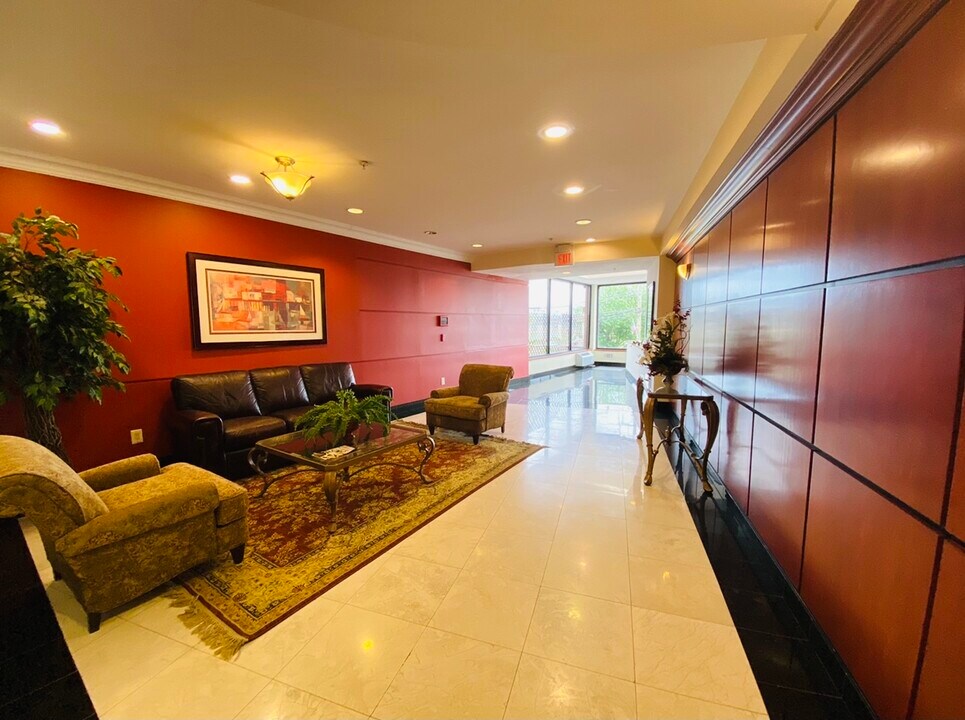 1100 River, Unit 206 in Edgewater, NJ - Building Photo