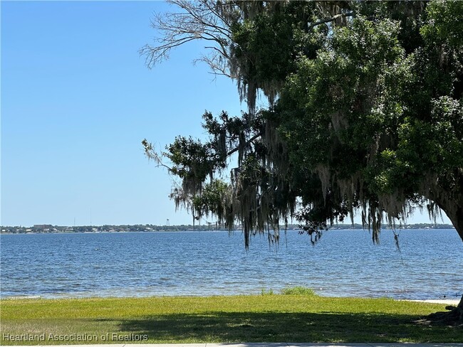 4640 Lakeview Dr in Sebring, FL - Building Photo - Building Photo