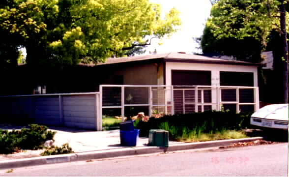 1165 Valota Rd in Redwood City, CA - Foto de edificio - Building Photo