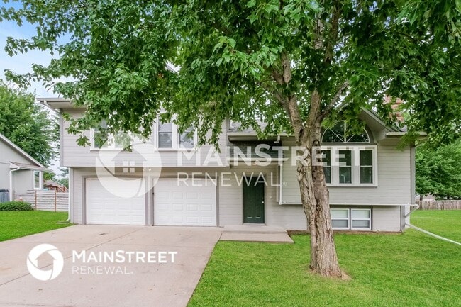 property at 716 Feldspar St