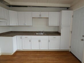 1016 W Fesler St in Santa Maria, CA - Building Photo - Building Photo