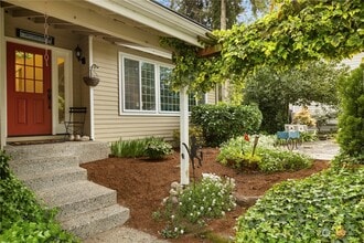14118 77th Ave NE in Kirkland, WA - Building Photo - Building Photo
