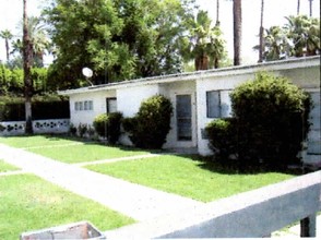 275 E Tamarisk Rd in Palm Springs, CA - Building Photo - Building Photo