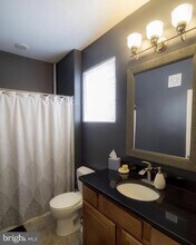 11349 Aristotle Dr in Fairfax, VA - Foto de edificio - Building Photo