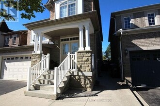 70 Penbridge Cir in Brampton, ON - Building Photo - Building Photo