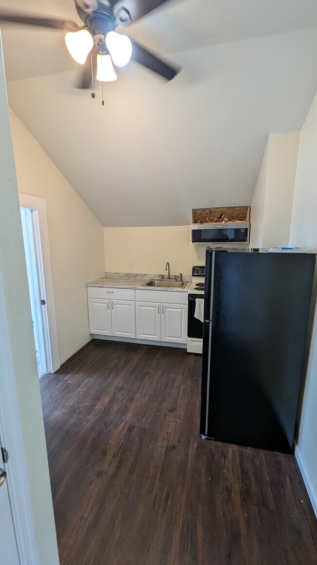 1695 Blue Rock St, Unit 3rd Floor in Cincinnati, OH - Building Photo - Building Photo