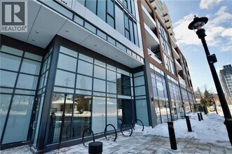 2088 James St in Burlington, ON - Building Photo - Building Photo