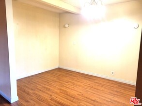 2501 W Redondo Beach Blvd in Gardena, CA - Building Photo - Building Photo