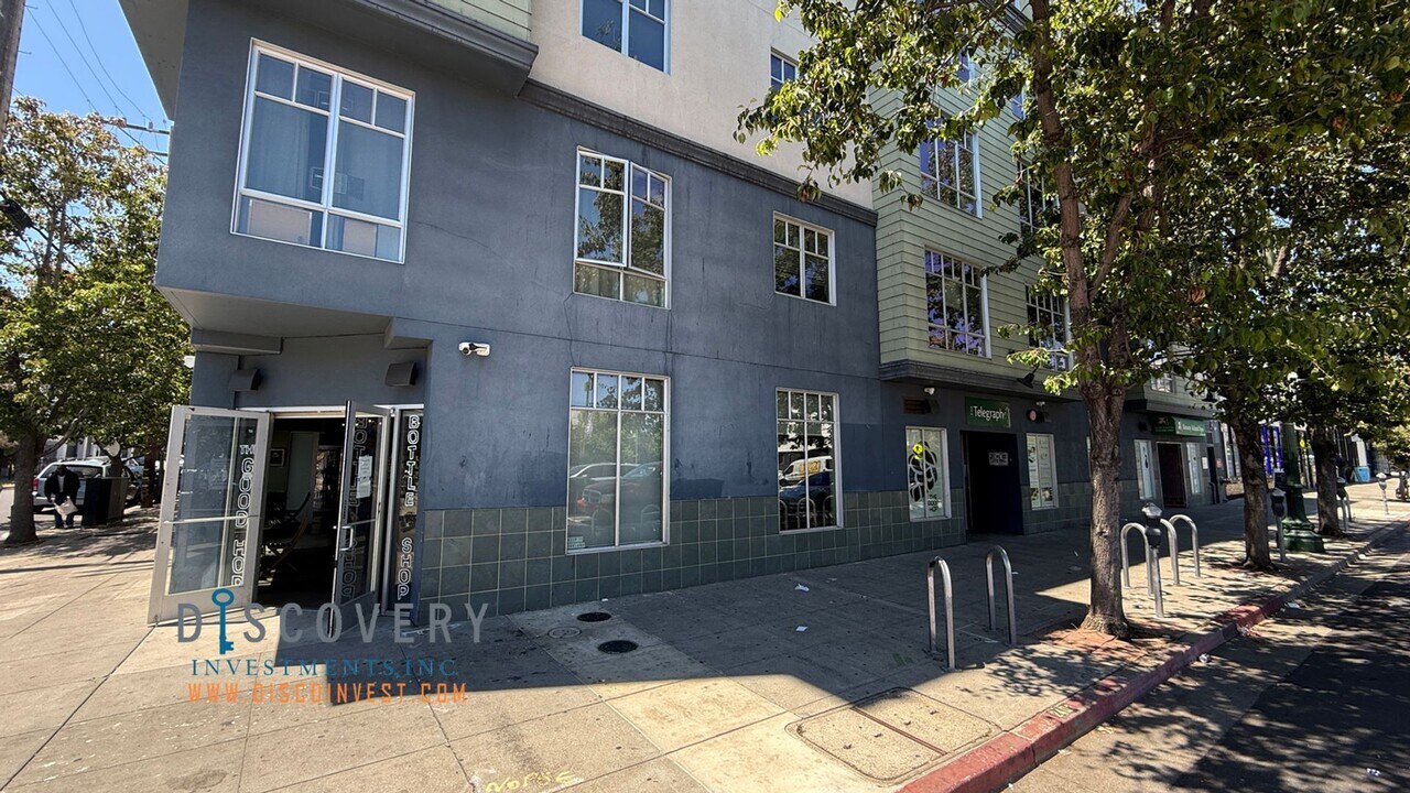 2407 Telegraph Ave in Oakland, CA - Building Photo