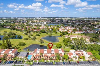 271 W Park Dr in Miami, FL - Building Photo - Building Photo