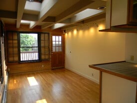 236 W Barnard St, Unit Apartment Two in West Chester, PA - Building Photo
