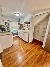 6 Locust St, Unit 1 in Elmwood Park, NJ - Building Photo - Building Photo