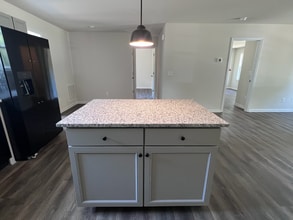 1215 Collins Dr in Burlington, NC - Building Photo - Building Photo