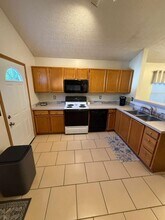 8282 Mira St in Columbus, OH - Building Photo - Building Photo