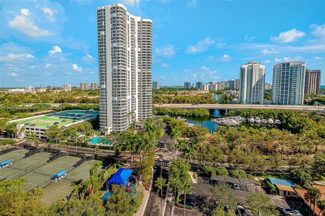 3600 Mystic Pointe Dr, Unit 1617 in Aventura, FL - Building Photo