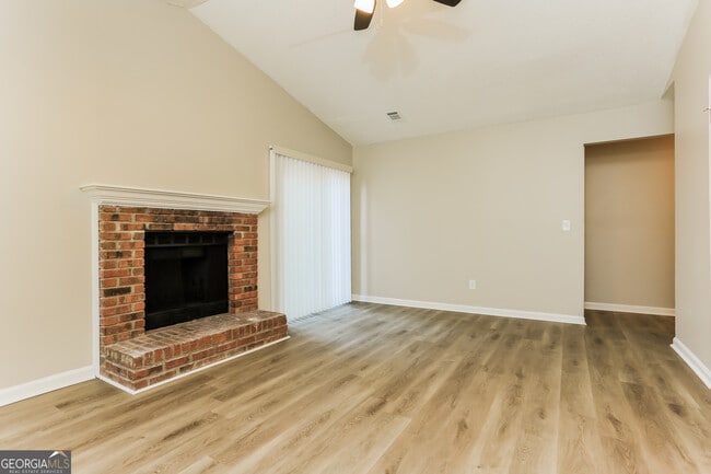 1061 Brandon Hill Way in Jonesboro, GA - Building Photo - Building Photo