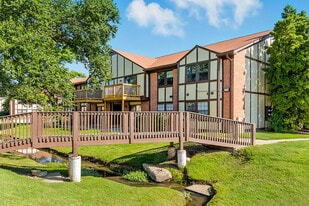 Devonshire Apartments in Louisville, KY - Building Photo