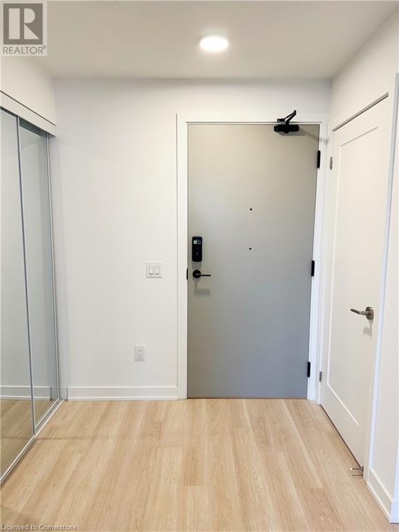 5105 Hurontario St in Mississauga, ON - Building Photo - Building Photo