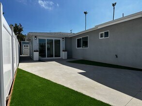 2065 Edinburg Ave in Encinitas, CA - Building Photo - Building Photo