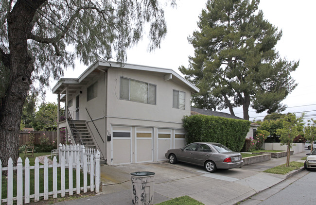 900-908 Hudson St in Redwood City, CA - Building Photo - Building Photo