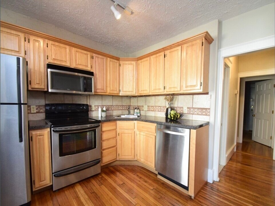 217 Boylston St in Boston, MA - Building Photo