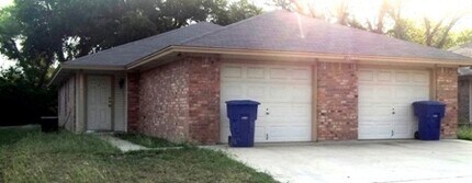 1002 W Avenue B, Unit 2 in Copperas Cove, TX - Building Photo - Building Photo