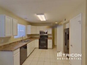 4763 W Menadota Dr in Glendale, AZ - Building Photo - Building Photo