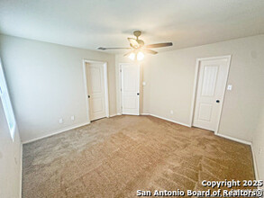 5008 Stowers Blvd in San Antonio, TX - Building Photo - Building Photo