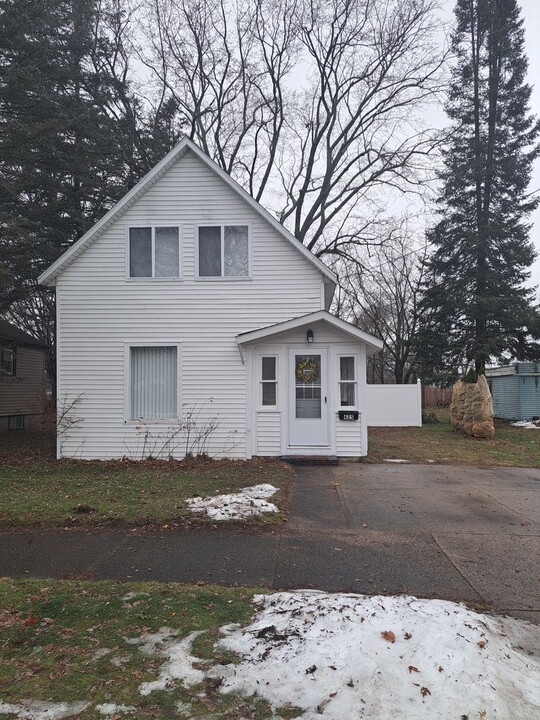 425 Boon St in Cadillac, MI - Building Photo