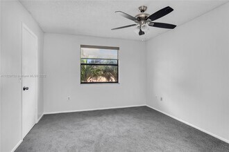 9202 NW 1st St, Unit 206 in Pembroke Pines, FL - Building Photo - Building Photo