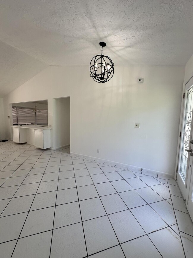 1686 SE Trumpet Ln in Port St. Lucie, FL - Building Photo - Building Photo