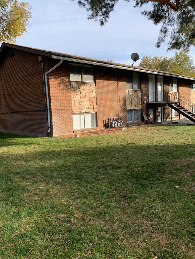 1069 Ellen Cir in Orem, UT - Building Photo - Building Photo