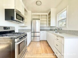 1912 Cimarron St, Unit A in Los Angeles, CA - Building Photo