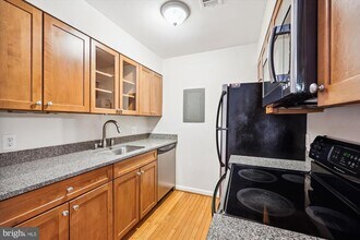 10703 Hampton Mill Terrace in Rockville, MD - Building Photo - Building Photo