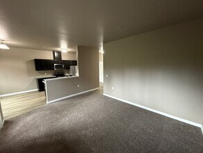 4261 Hawthorne Ave NE in Salem, OR - Building Photo - Building Photo