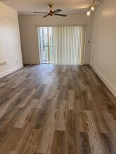 660 W Park Dr in Miami, FL - Building Photo - Building Photo