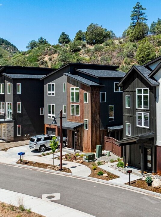 219 Rosemary Ln, Unit Main House in Durango, CO - Building Photo