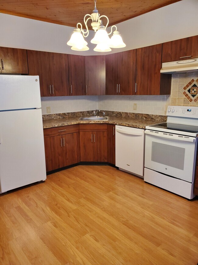 25 Florida Ave And Nearby Amsterdam Apartments For Rent Amsterdam NY