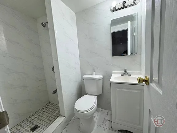 1027 Throgmorton Ave in Bronx, NY - Building Photo - Building Photo