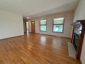 7006 Parker Hill Dr in Madison, WI - Building Photo - Building Photo