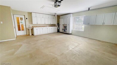 14141 Hickory Marsh Ln in Ft. Myers, FL - Building Photo - Building Photo