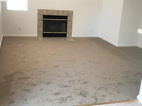 242 White Birch Ct in Brentwood, CA - Building Photo - Building Photo