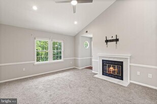 12317 Wadsworth Way in Woodbridge, VA - Building Photo