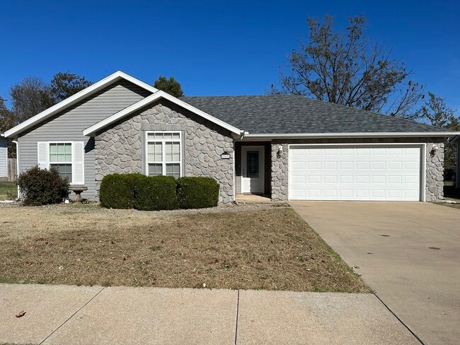 property at 913 Linden St