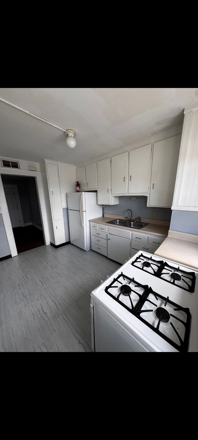 343 W Main St, Unit Apartment 2