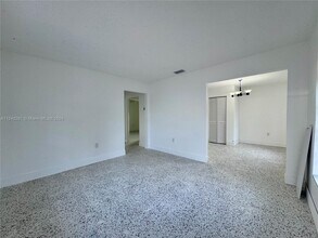 3216 SW 25th Ter, Unit 3216 in Miami, FL - Building Photo - Building Photo